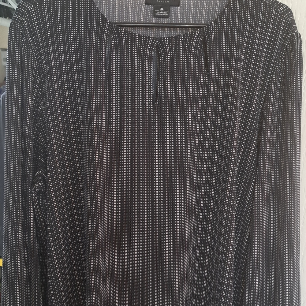 Liz Claiborne long sleeve blouse